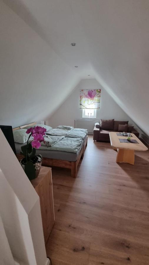 Ferienwohnung Bei Natie Brilon Luaran gambar